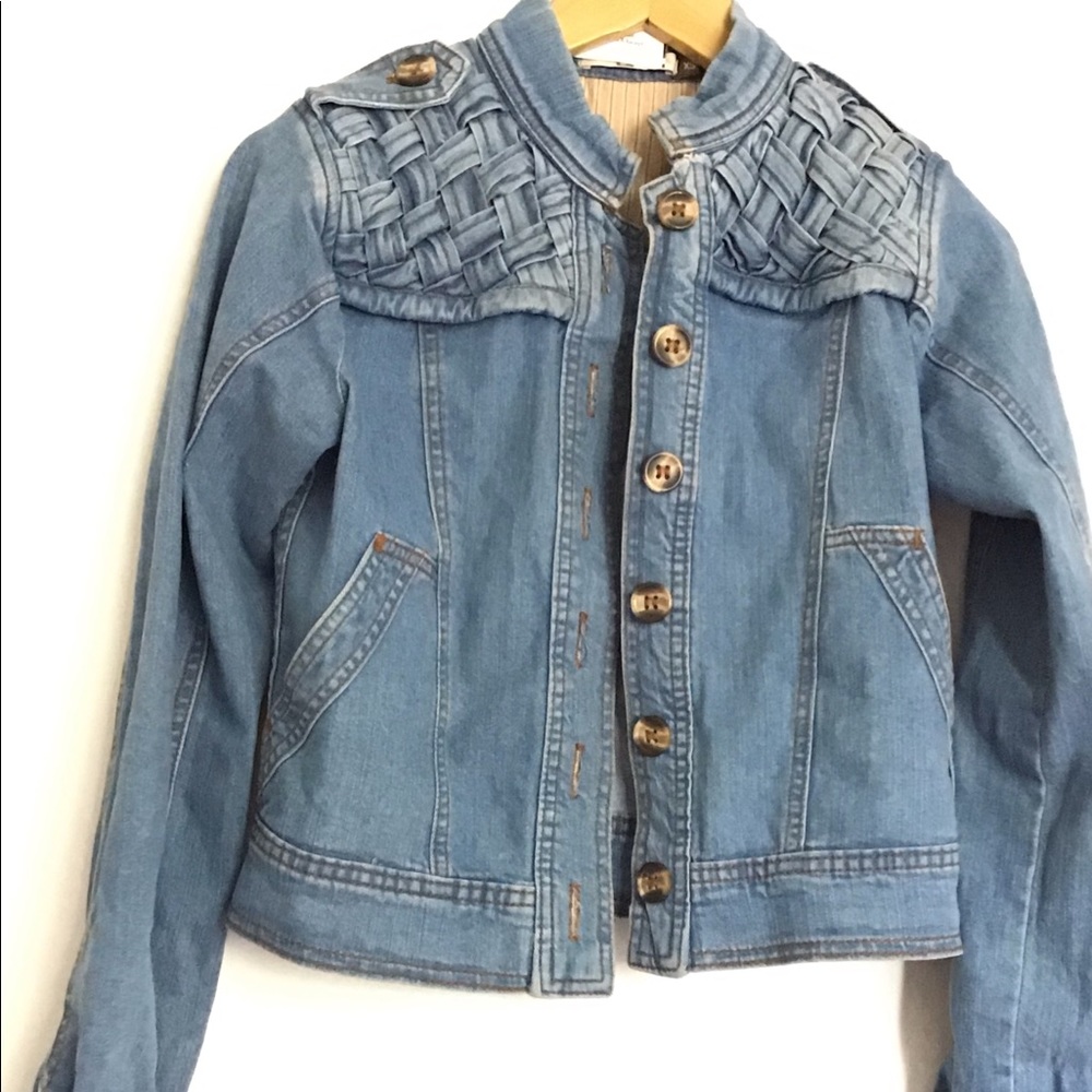 Mike & Chris light wash denim jean jacket size xs fits like a S